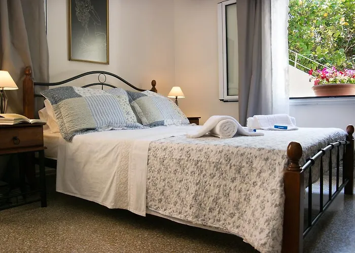 Alexandra Apartment Near Chania Center